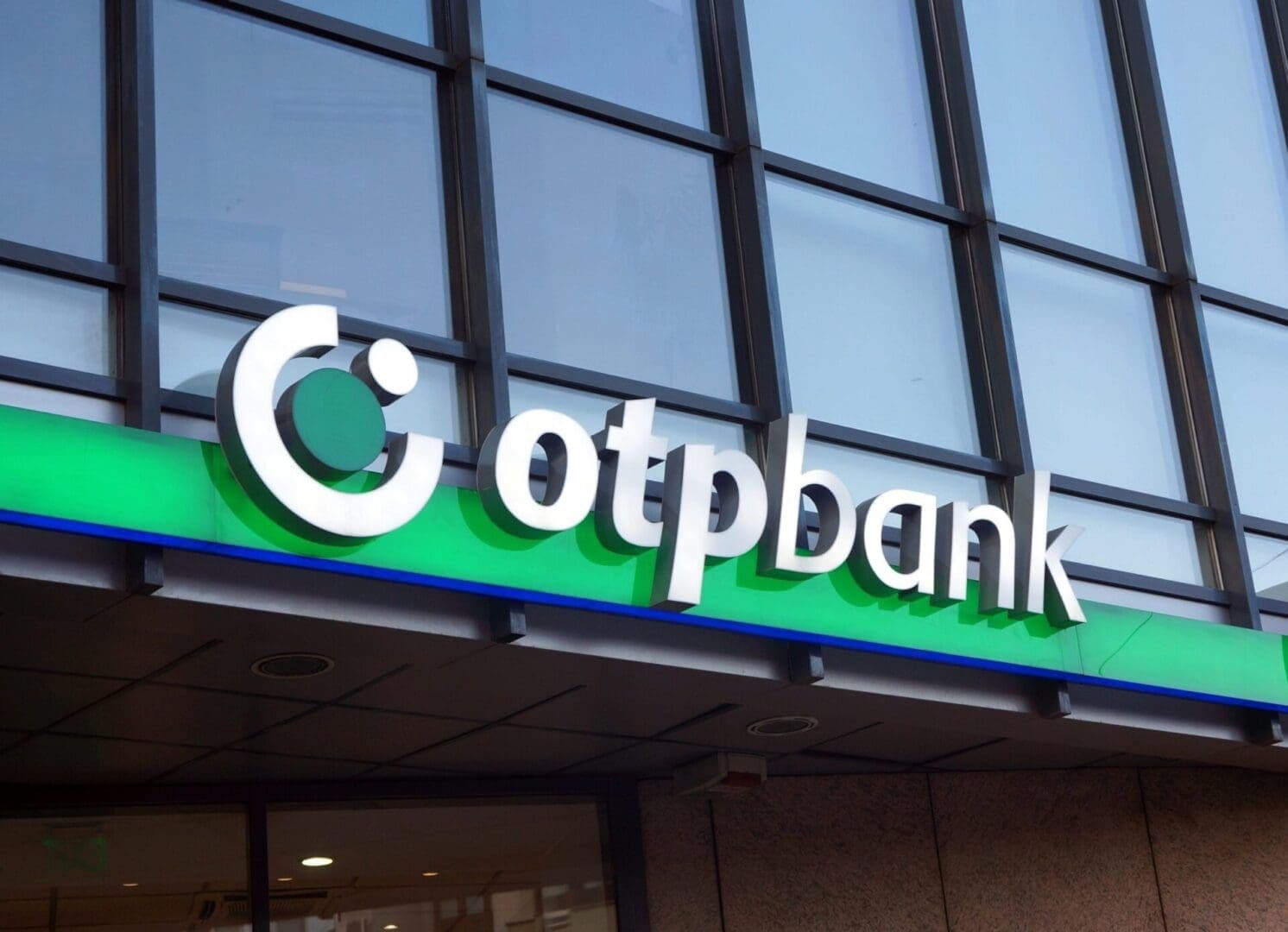Osztalékról és saját részvényekről döntött az OTP közgyűlése – Csányi Sándor is felszólalt