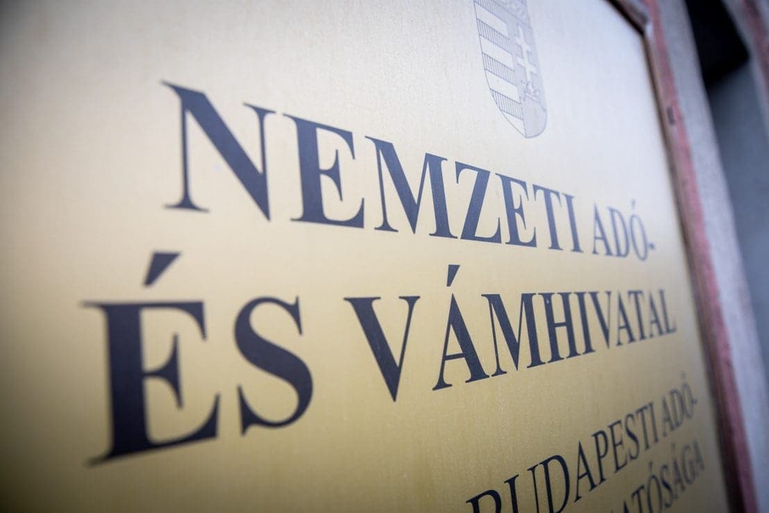 Hamis NAV-értesítések terjednek – egy kattintás is elég a bajhoz
