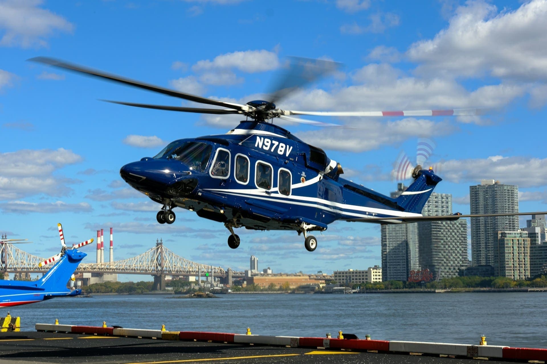 Lezuhant egy helikopter New Yorknál – Senki sem élte túl a balesetet