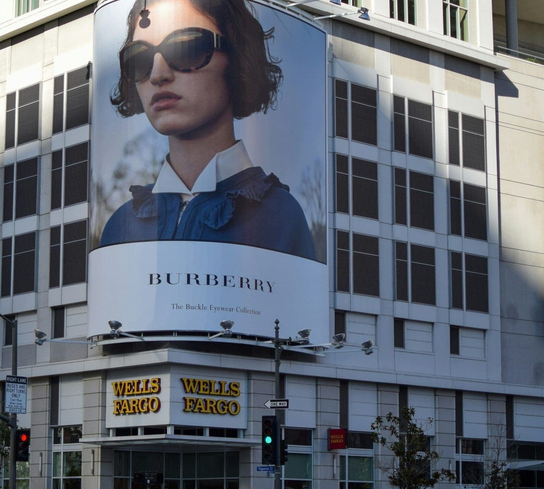 Válságban a Burberry – Elbocsátások, veszteség és újratervezés a luxusmárkánál