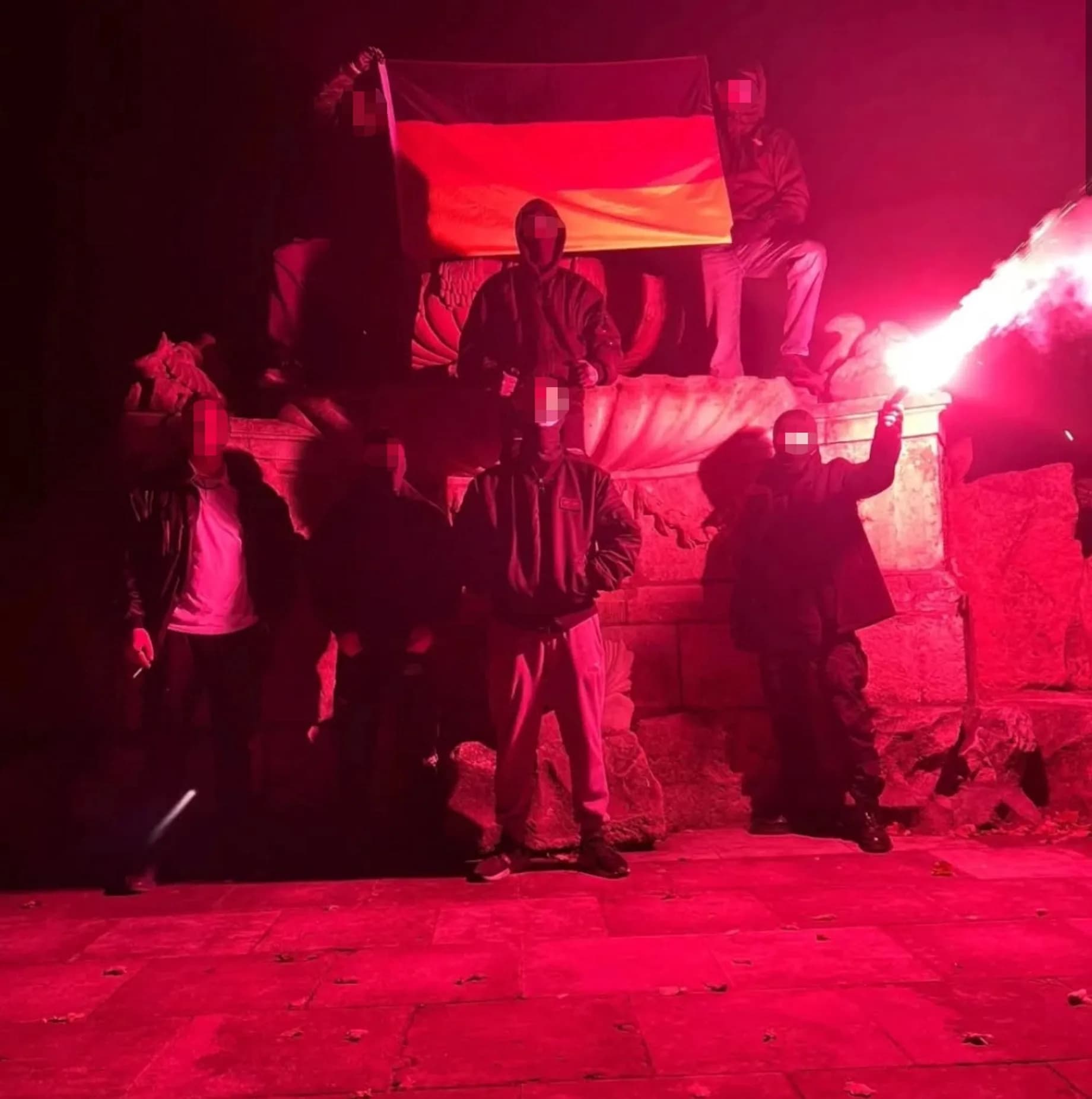 „Utolsó védelmi hullám” - Fiatal, radikális, erőszakos harcosok