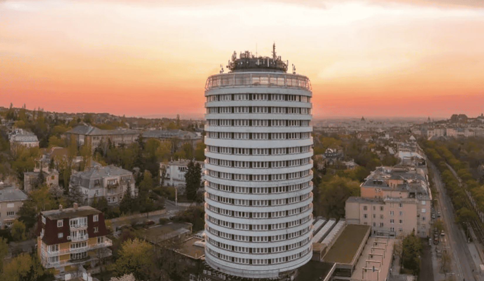 Véget ér egy korszak – Bontják a Körszállót, 2027-re prémium lakások épülnek a helyén zöld közparkkal