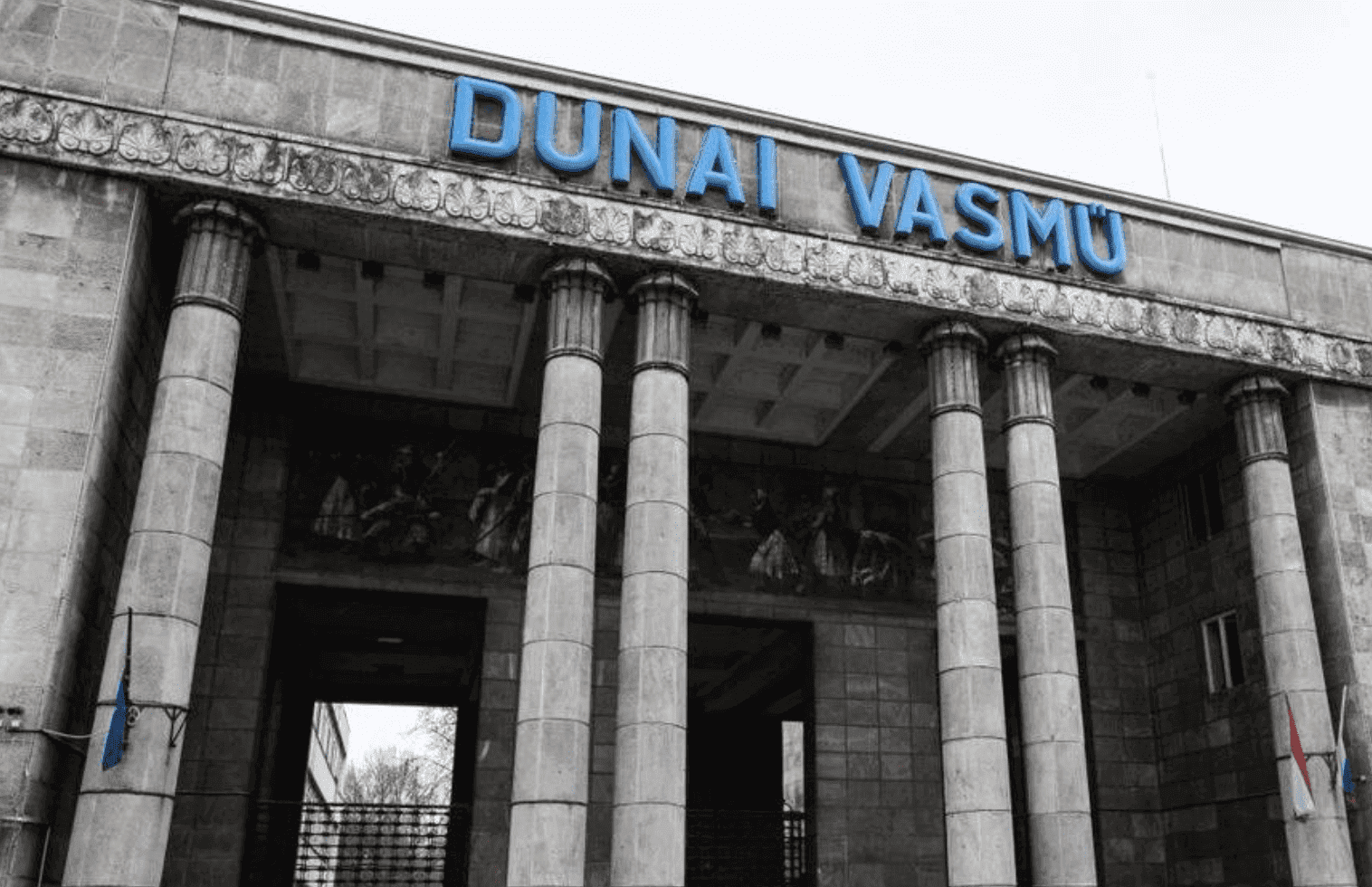 A kormány célzott támogatást indít a Dunaferr dolgozók számára – Pénz vállalkozásra, támogatás a 60 felettieknek