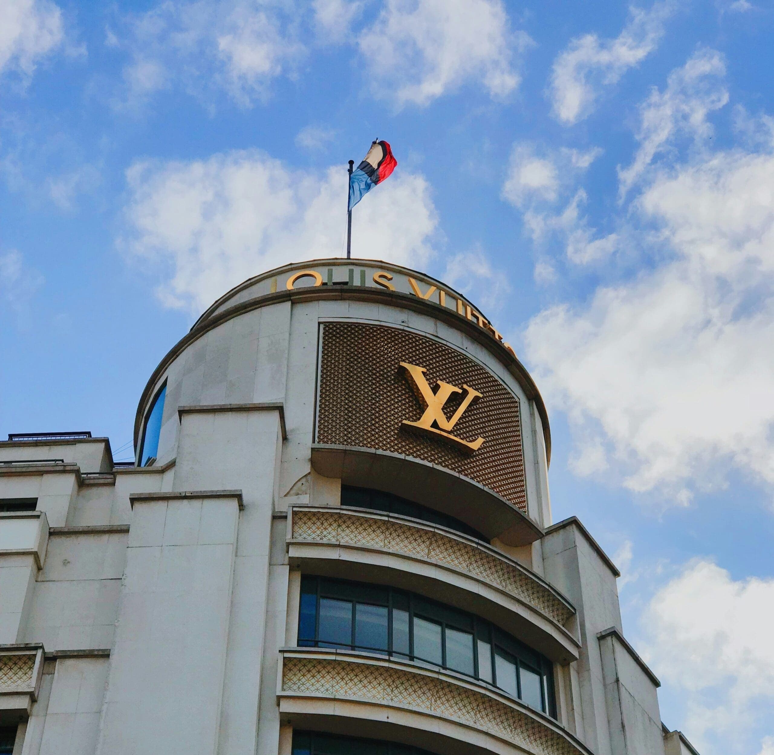 Zuhanó árfolyamok a luxuspiacon – Gyengébb eredményekkel zárt az LVMH