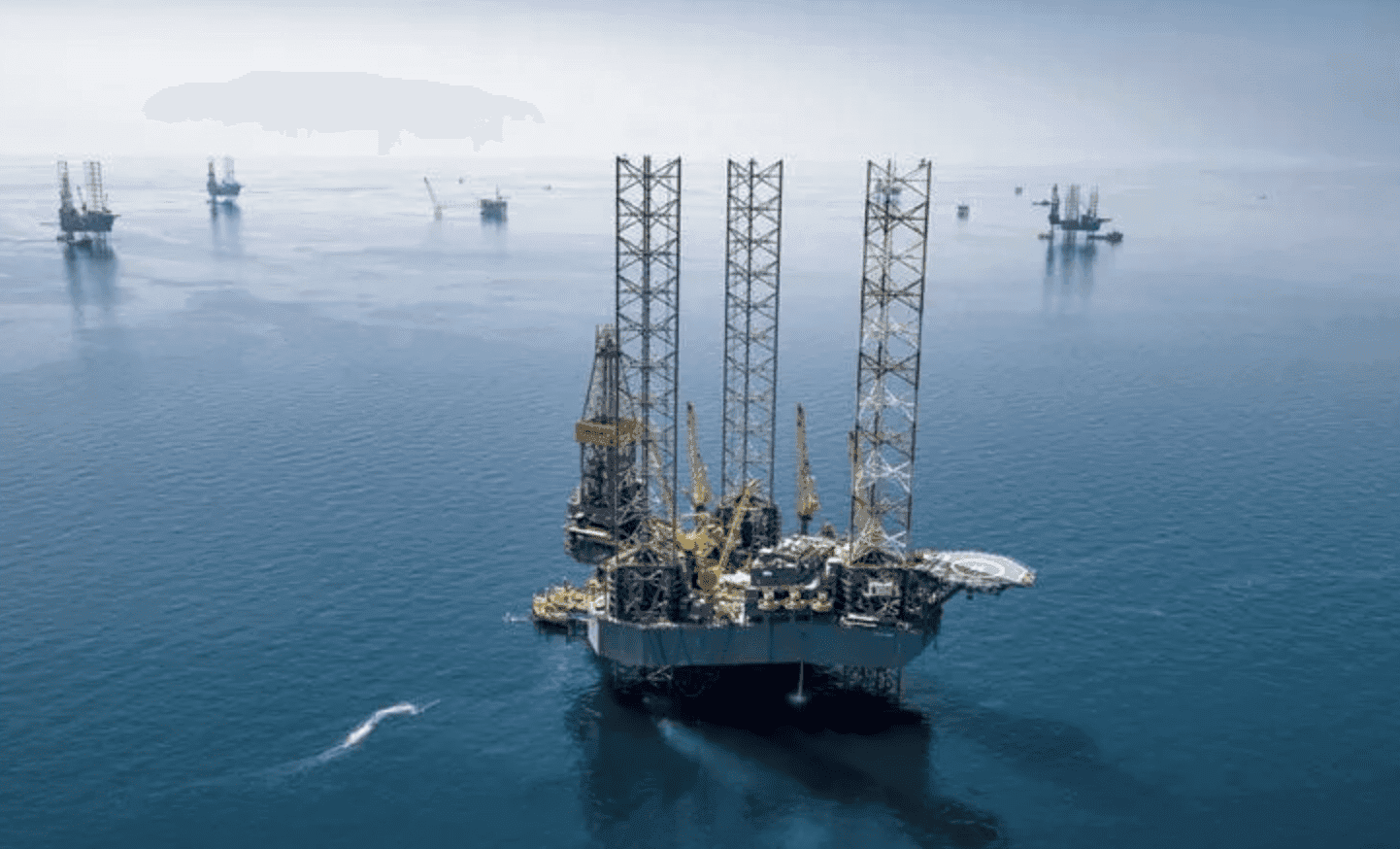 A sivatagi óriás újra tarolt – Az Aramco 27,9 milliárd dolláros rekordnyereséget ért el