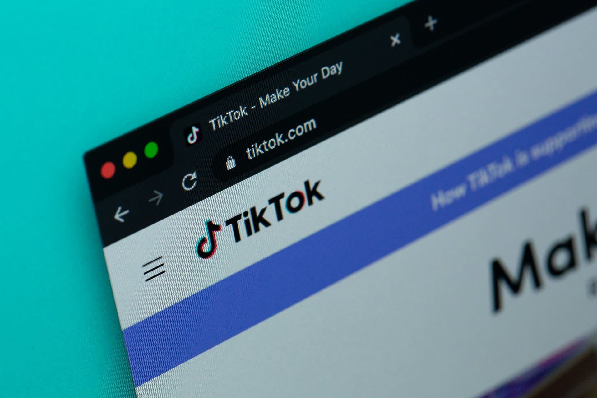 Az EU nekiment a TikToknak – A függőséget okozó működést és a digitális szabályok megsértését vizsgálják