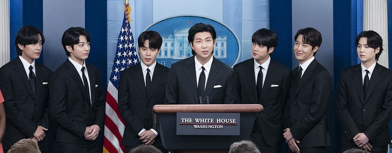 K-pop krízis: Elfogatóparancsot kértek a BTS alapítója ellen – Milliárdos csalás vád
